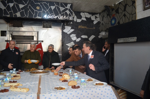 ŞEHİT EMNİYET MÜDÜRÜ OKKAN KABRİ BAŞINDA  TÖRENLE ANILDI