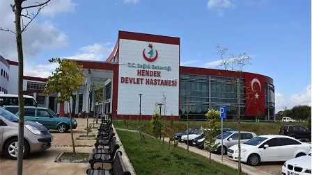 DOKTOR HANIM, HASTA MÜŞTERİ, SEN DE PATRONİÇE DEĞİLSİN...