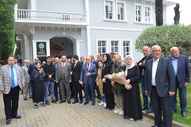 DESTİCİ: “ BURASI TÜRKİYE CUMHURİYETİ, YA KANUNLARA UYARLAR YA DA KAYYUM ATANIR”