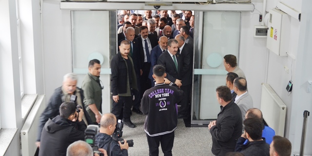 DESTİCİ: “ BURASI TÜRKİYE CUMHURİYETİ, YA KANUNLARA UYARLAR YA DA KAYYUM ATANIR”