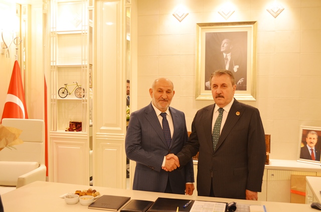 DESTİCİ: “ BURASI TÜRKİYE CUMHURİYETİ, YA KANUNLARA UYARLAR YA DA KAYYUM ATANIR”