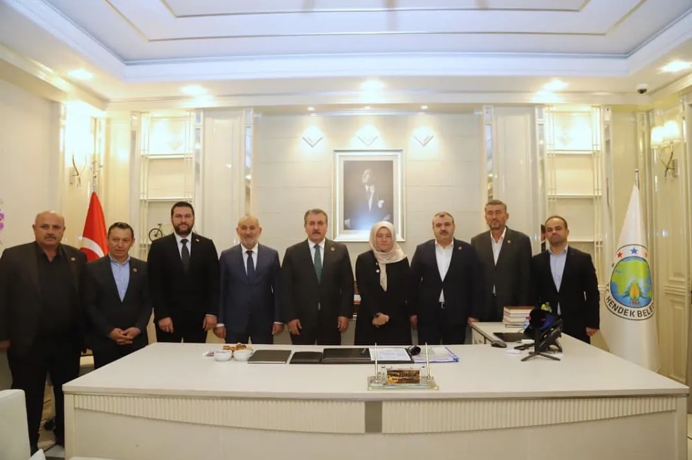 DESTİCİ: “ BURASI TÜRKİYE CUMHURİYETİ, YA KANUNLARA UYARLAR YA DA KAYYUM ATANIR”