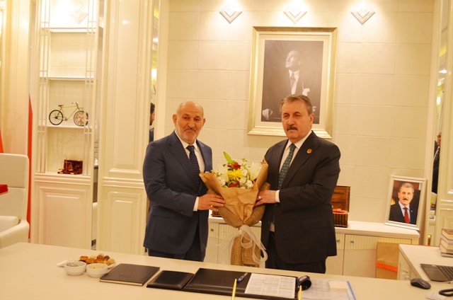 DESTİCİ: “ BURASI TÜRKİYE CUMHURİYETİ, YA KANUNLARA UYARLAR YA DA KAYYUM ATANIR”