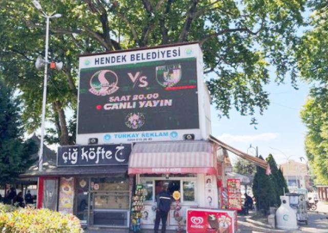 SAKARYASPOR'UN MAÇI CUMHURİYET MEYDANI'NDAN CANLI YAYINLANACAK