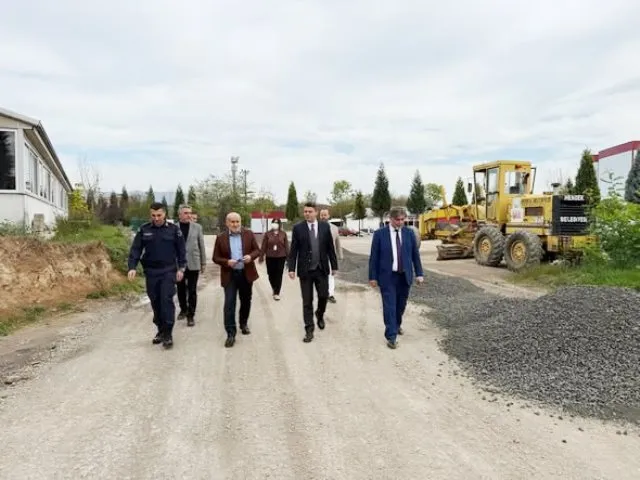 KAYMAKAM GÖKPINAR ve BELEDİYE BAŞKANI PÜSKÜLLÜ İLÇEYİ MAKAM ODASINDAN DEĞİL SAHADAN YÖNETİYORLAR