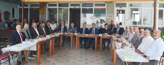 KURBAN BAYRAMI RESMİ PROTOKOL BAYRAMLAŞMA TÖRENİ MÜFTÜLÜKTE BAŞLADI, HENDEK DEVLET HASTANESİ ZİYARETİ İLE SON BULDU.