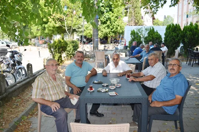 İŞKOLİK, HİZMET AŞIĞI MUHTAR SİLAHÇI 