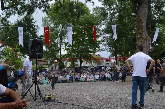 ŞEYH İZZETTİN  TÜRBESİNİN RESTERASYON SONRASINDA  AÇILIŞ TÖRENİ DÜZENLENDİ.