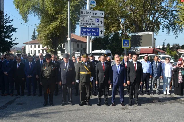 30 AĞUSTOS ZAFER BAYRAMI TÖRENLE KUTLANDI   